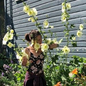 Meet your Posher, Flo